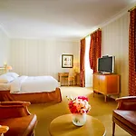 Des Trois Couronnes & - The Leading Of The World 5* فيفي