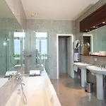 Des Trois Couronnes&spa - The Leading Of The World Hotel