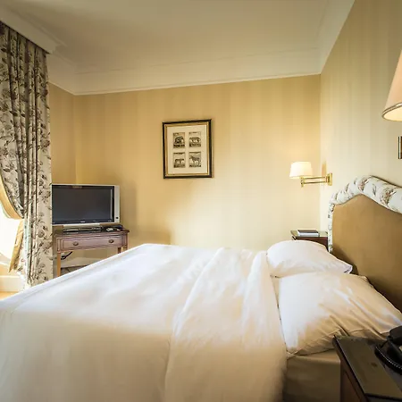 Des Trois Couronnes & - The Leading Of The World Szálloda 5*