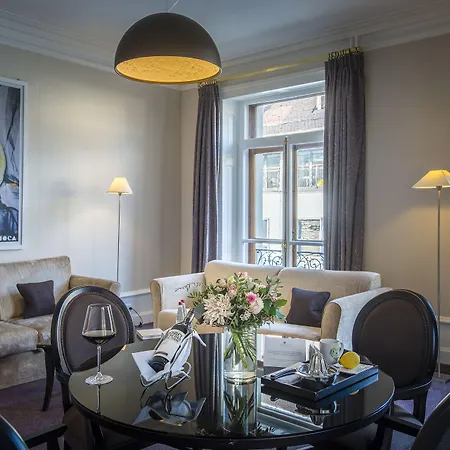 Des Trois Couronnes & - The Leading Of The World Hotel