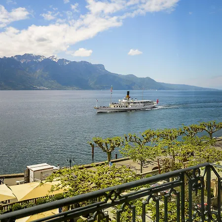 Des Trois Couronnes & - The Leading Of The World 5*