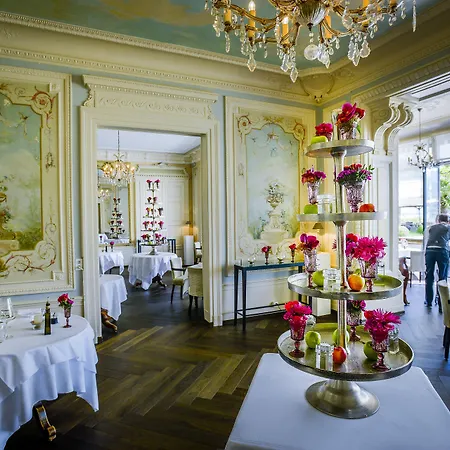 Des Trois Couronnes & - The Leading Of The World Vevey