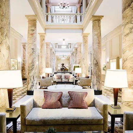Hotel Des Trois Couronnes&spa - The Leading Of The World