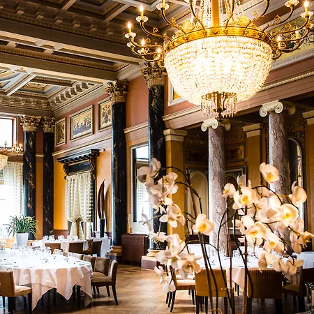 Des Trois Couronnes&spa - The Leading Of The World