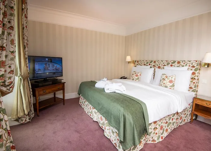 Des Trois Couronnes & - The Leading Of The World Hotel Vevey