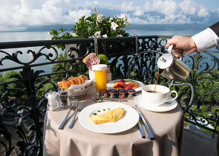 Des Trois Couronnes & - The Leading Of The World Vevey