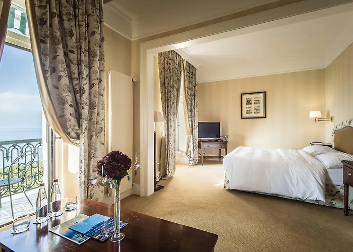 Des Trois Couronnes & - The Leading Of The World Hotel