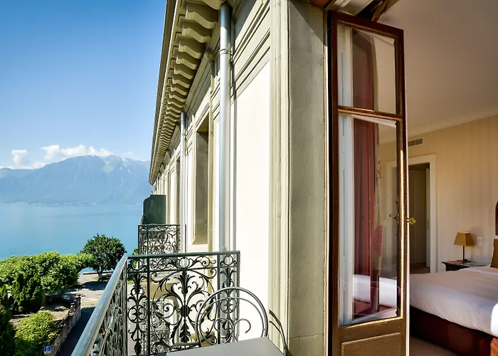 Des Trois Couronnes & - The Leading Of The World 5*