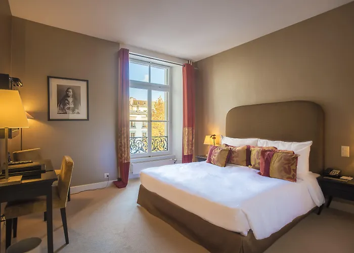 Des Trois Couronnes & - The Leading Of The World Hotel