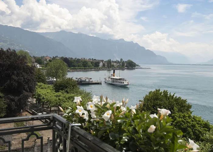 Des Trois Couronnes & - The Leading Of The World