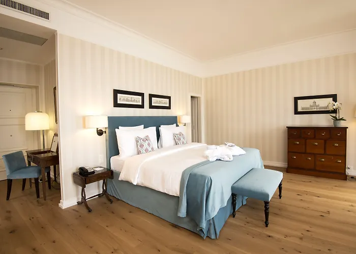 Des Trois Couronnes & - The Leading Of The World 5* Vevey