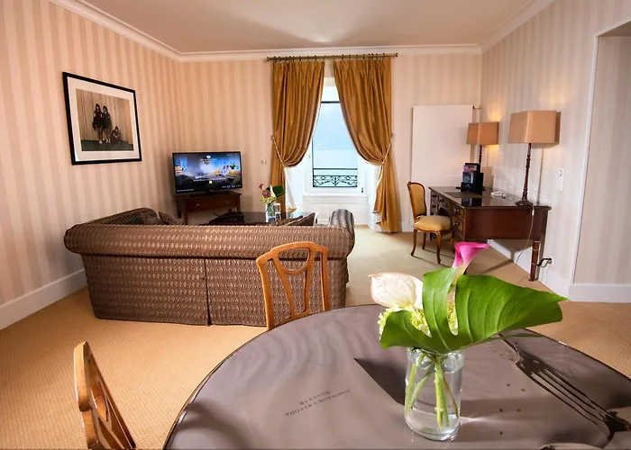 Des Trois Couronnes & - The Leading Of The World Hotel