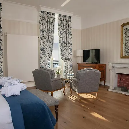 Des Trois Couronnes & - The Leading Of The World Szálloda 5*