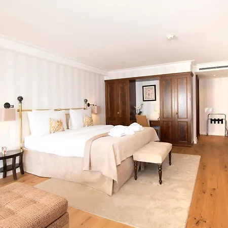 Szálloda Des Trois Couronnes & - The Leading Of The World 5*