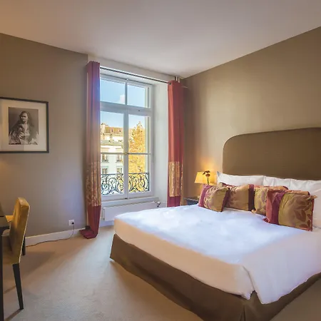 Des Trois Couronnes & - The Leading Of The World Szálloda