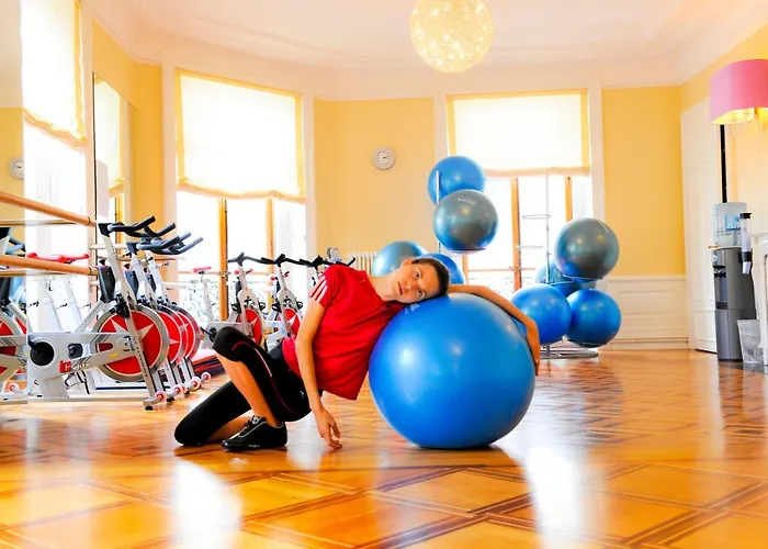 Des Trois Couronnes & - The Leading Of The World 5*