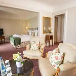 Des Trois Couronnes & - The Leading Of The World 5* Vevey