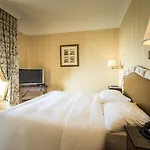 Des Trois Couronnes & - The Leading Of The World Hotel 5*
