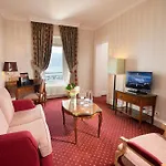 Des Trois Couronnes & - The Leading Of The World Hotel 5*
